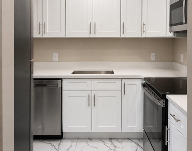 14 Scarborough Lane - Photo Thumbnail 6
