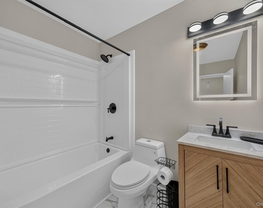 14 Scarborough Lane - Photo Thumbnail 9