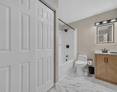 14 Scarborough Lane - Photo Thumbnail 8