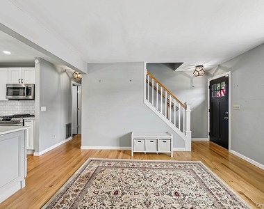41 Sheldon Avenue - Photo Thumbnail 5