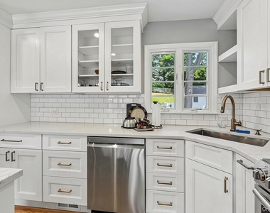 41 Sheldon Avenue - Photo Thumbnail 3