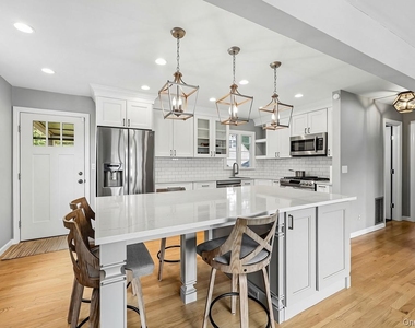 41 Sheldon Avenue - Photo Thumbnail 2