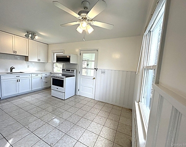 8 Ridge Street - Photo Thumbnail 10