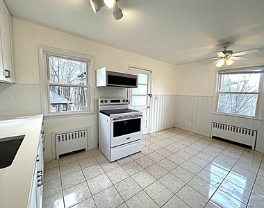 8 Ridge Street - Photo Thumbnail 11