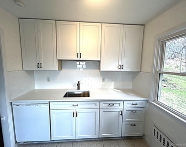 8 Ridge Street - Photo Thumbnail 12