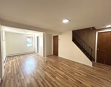 8 Ridge Street - Photo Thumbnail 25