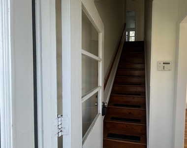 8 Ridge Street - Photo Thumbnail 3