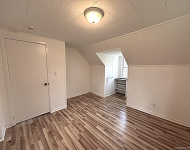8 Ridge Street - Photo Thumbnail 21