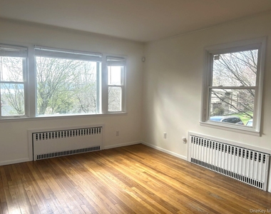 8 Ridge Street - Photo Thumbnail 5