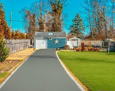91 S Penataquit Avenue - Photo Thumbnail 19
