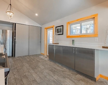 91 S Penataquit Avenue - Photo Thumbnail 10