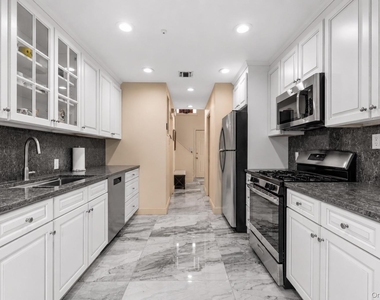 1180 E. Broadway - Photo Thumbnail 10