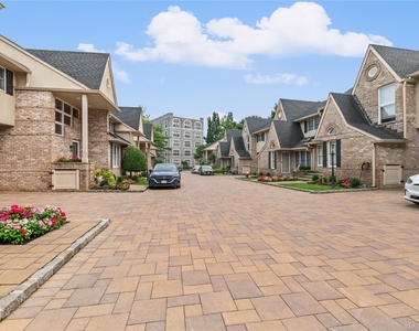 1180 E. Broadway - Photo Thumbnail 21