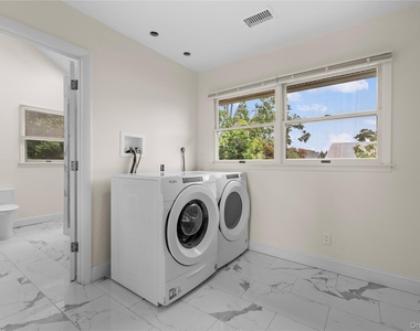 1180 E. Broadway - Photo Thumbnail 16