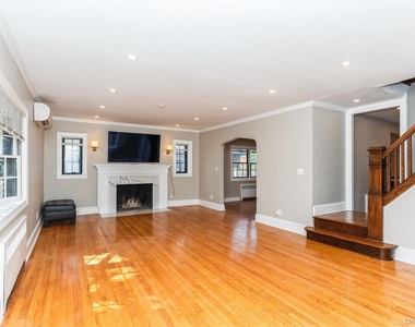 7 Bayview Terrace - Photo Thumbnail 1