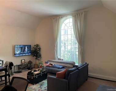 121 King Street - Photo Thumbnail 2