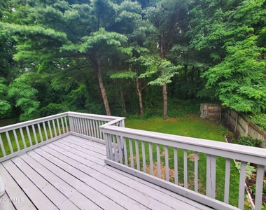 7318 Vic Court - Photo Thumbnail 15