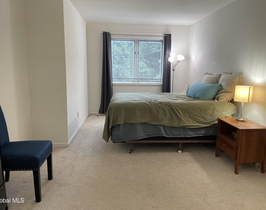 7318 Vic Court - Photo Thumbnail 10