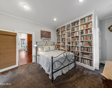 21 Park Place - Photo Thumbnail 14