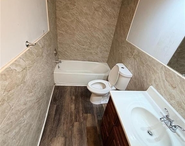 103 Woodbridge Common - Photo Thumbnail 10