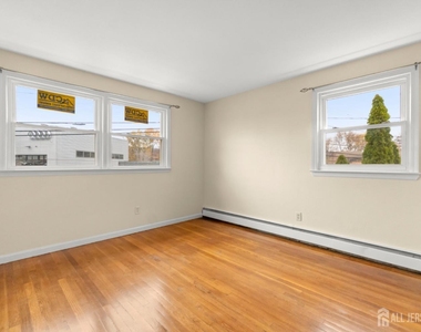 762 762 Valley St Street - Photo Thumbnail 11
