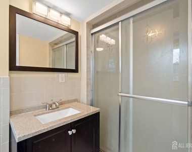 762 762 Valley St Street - Photo Thumbnail 19