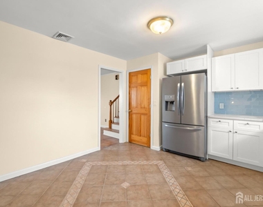 762 762 Valley St Street - Photo Thumbnail 9