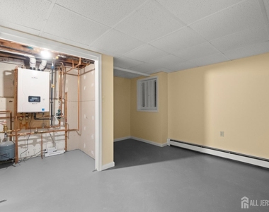 762 762 Valley St Street - Photo Thumbnail 18
