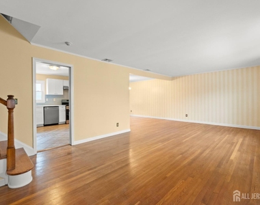 762 762 Valley St Street - Photo Thumbnail 2