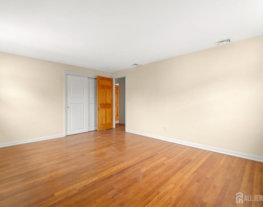 762 762 Valley St Street - Photo Thumbnail 14