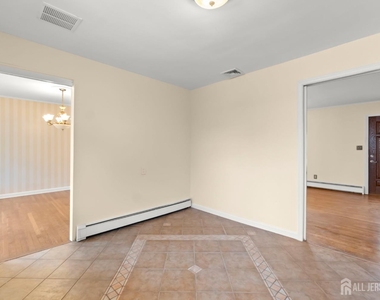 762 762 Valley St Street - Photo Thumbnail 10