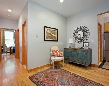 105 E 9th Street - Photo Thumbnail 2