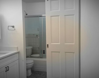 35-20 Leverich Street - Photo Thumbnail 13
