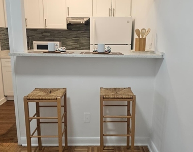35-20 Leverich Street - Photo Thumbnail 9