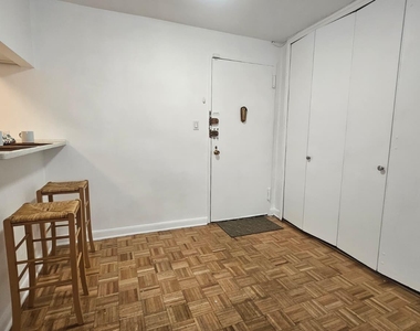 35-20 Leverich Street - Photo Thumbnail 10