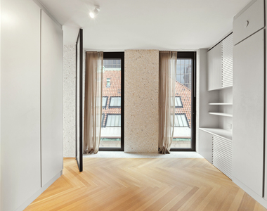 16 W 40th Street - Photo Thumbnail 8