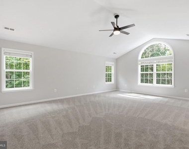 100 Spyglass Lane - Photo Thumbnail 3