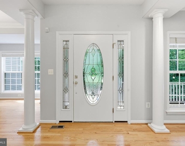 100 Spyglass Lane - Photo Thumbnail 4