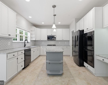 100 Spyglass Lane - Photo Thumbnail 14