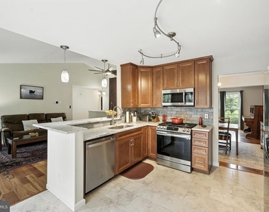 9571 Basilwood Drive - Photo Thumbnail 11