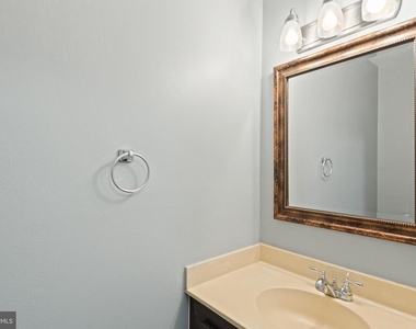 10126 Copeland Drive - Photo Thumbnail 6