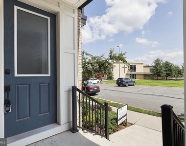 42623 Nubbins Terrace - Photo Thumbnail 1