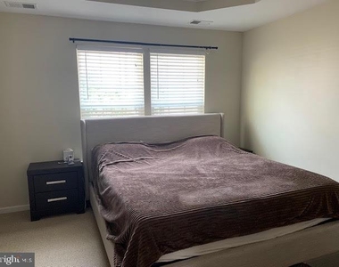 45954 Iron Oak Terrace - Photo Thumbnail 44