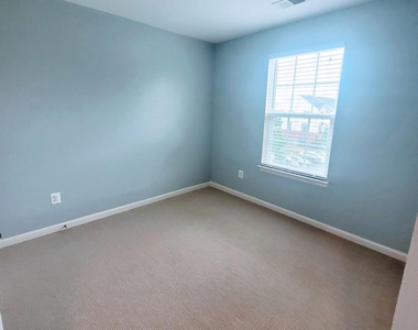 45954 Iron Oak Terrace - Photo Thumbnail 38