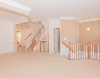 836 Revelstore Square Ne - Photo Thumbnail 3