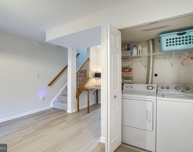 7372 Ardglass Drive - Photo Thumbnail 9