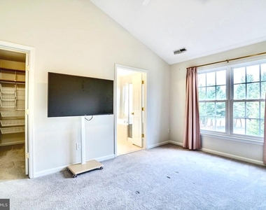 7372 Ardglass Drive - Photo Thumbnail 25