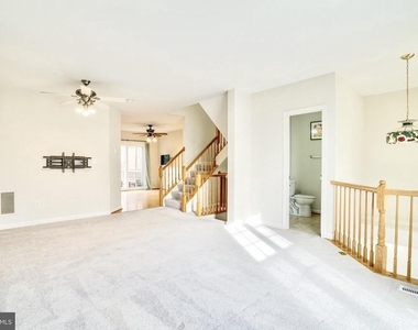 7372 Ardglass Drive - Photo Thumbnail 13