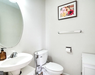 7372 Ardglass Drive - Photo Thumbnail 15