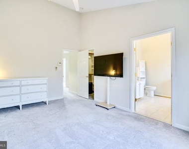 7372 Ardglass Drive - Photo Thumbnail 24